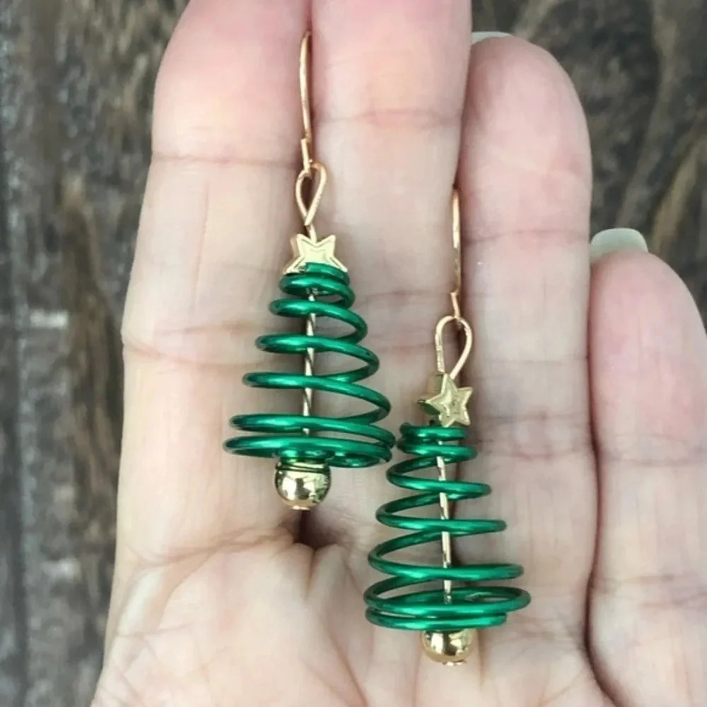 Cool Metal Spiral Green & Gold Christmas Tree Earrings NWT